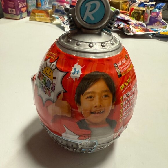 Ryan's World Robot Mini Mystery Surprise Egg - Picture 2 of 7